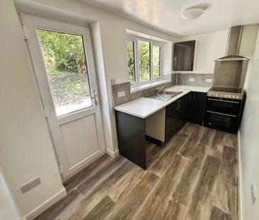 2 bedroom House To Let Total Size: 776 SQ FT - Photo 2