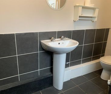 2 bedroom terraced house to rent - Photo 6