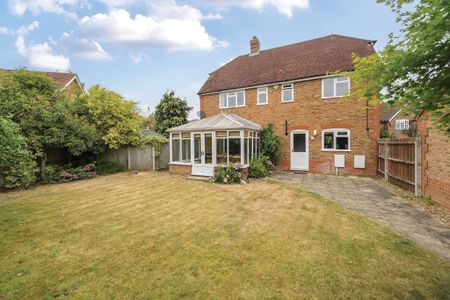 4 bedroom detached house to rent - Photo 3