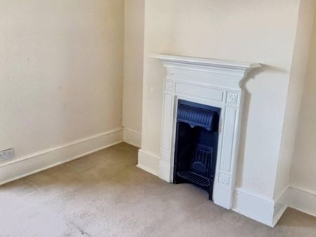 3 bedroom maisonette to rent - Photo 3