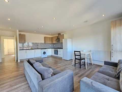 3 Bed Flat, Dunton Road, E10 - Photo 1