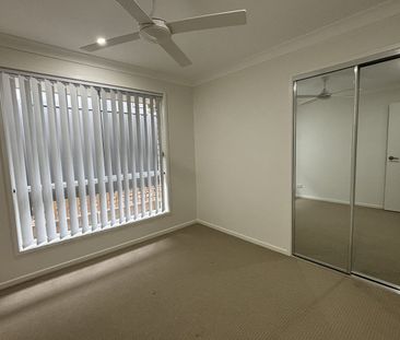 Modern 4 Bedroom Duplex in Ravensfield Estate - Photo 4