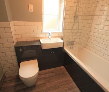 Ashdown Close, Woking - 1 bedroomProperty for lettings - Seymours - Photo 4