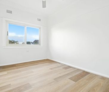 Beautifully updated three bedroom home - Photo 3