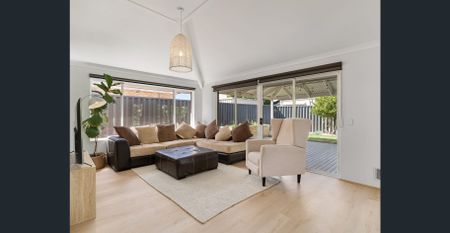 Superb Modern Family Home - Photo 3