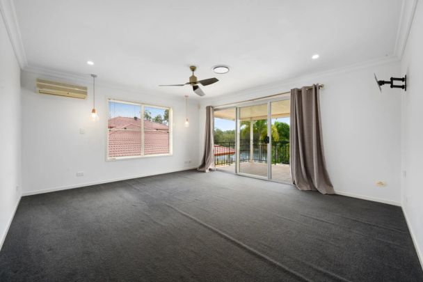 Waterfront Living on a Grand Scale in Prestigious Helensvale - Photo 1