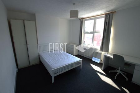 4 bedroom terraced house to rent - Photo 2