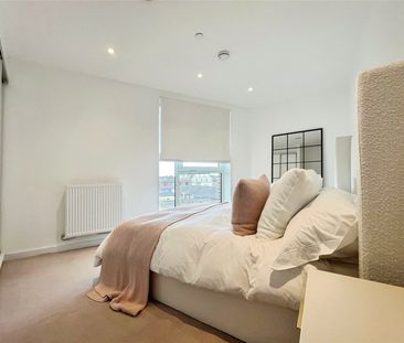 Station Road North, Egham, Surrey, TW20 9FF - Photo 4