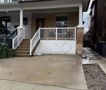 For Lease - 23 Burnfield (Lower) Avenue, Toronto, Ontario - Photo 1