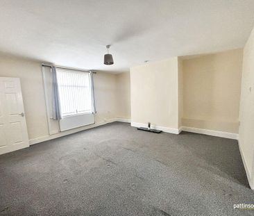 2 bed terraced house to rent in NE63 - Photo 3