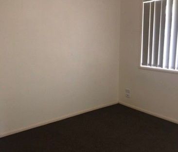 4 Bed 2 Bath 1 Car - Photo 2