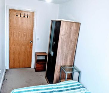 3 Bed Flat, Jason St, L5 - Photo 3