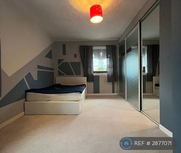 4 bedroom semi-detached house to rent - Photo 4