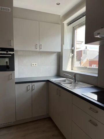 Gerenoveerd dakappartement in het centrum - Photo 5