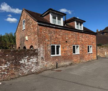 2 bedroom detached house to rent - Photo 1