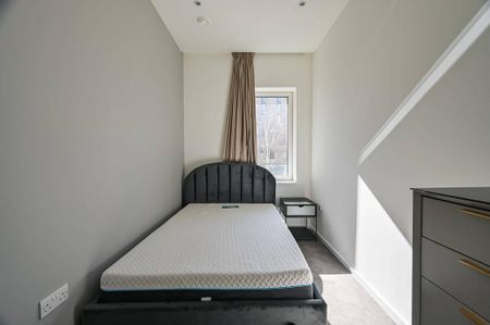 4 bedroom flat to rent - Photo 4