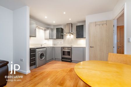 LANDMARK PLACE CARDIFF CITY CENTRE FURNISHED ONE BEDROOM APARTMENT - Photo 3