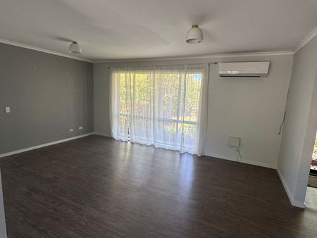 Three Bedroom Brick Home - Photo 4