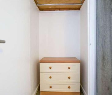 Woodside Way, Reading, Berkshire, RG2 - Photo 2