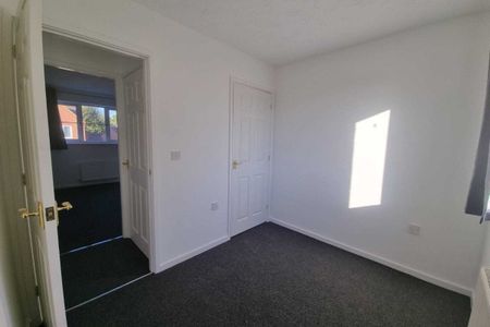 Lowry Close, CORBY - Photo 3