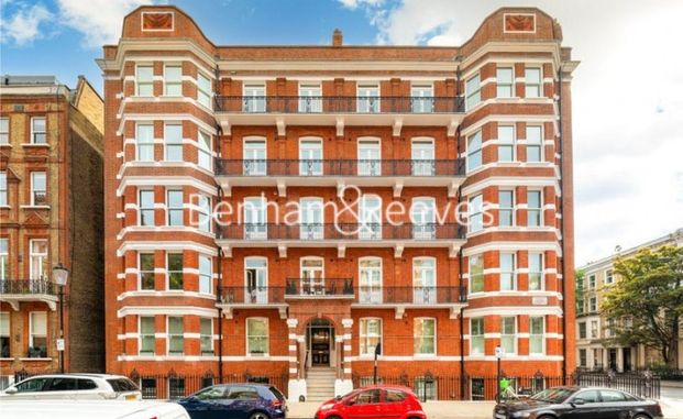 3 Bedroom flat to rent in Nevern Square, Kensington, SW5 - Photo 1