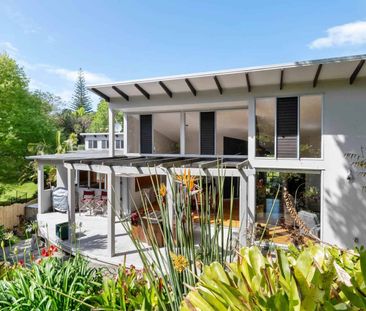 Hidden Gem in Castor Bay - Double Westlake sch... - Photo 5