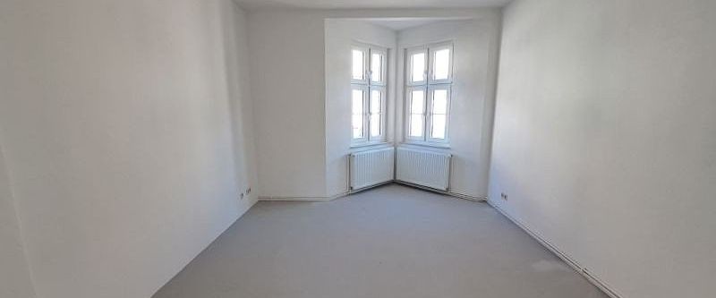 Frisch renovierte 2-Zimmer-Wohnung mit Balkon in Bremerhaven-Lehe! - Foto 1
