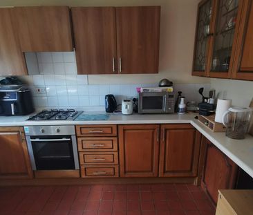 House share to rent on - Photo 4