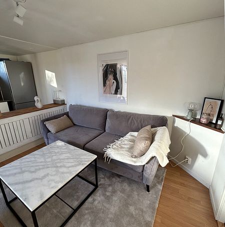 Cosy Two-Room Apartment in Green Huddinge - Ideal Living Solution! - Photo 5