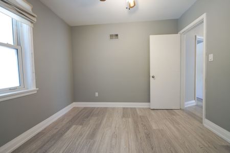 For Lease - 11 Mississauga Road Unit# Upper, Mississauga, Ontario - Photo 2