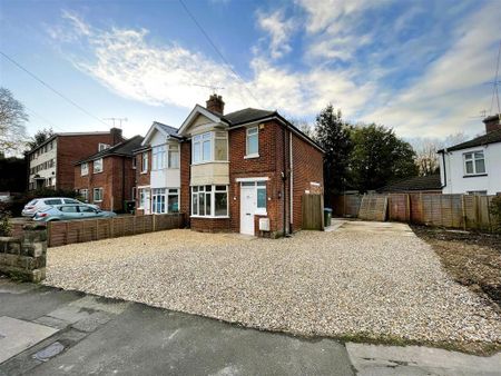 3 bedroom semi-detached house to rent - Photo 2