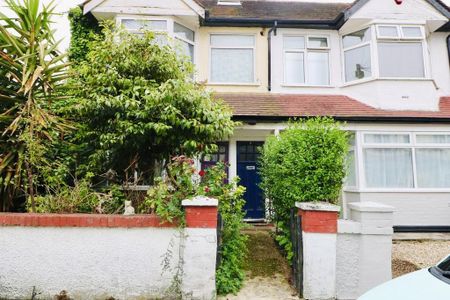 3 bedroom maisonette to rent - Photo 4