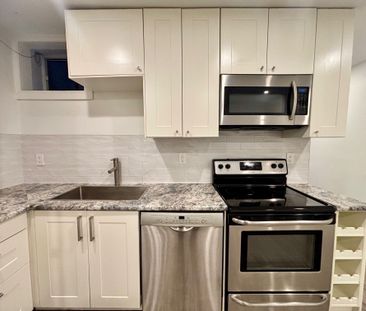 For Lease - 340 Howland Avenue Unit# Lower, Toronto, Ontario - Photo 5