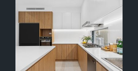 Contemporary Near New Duplex in a Prime Locale - Photo 4