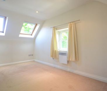 2 bedroom coach house to rent - Photo 5