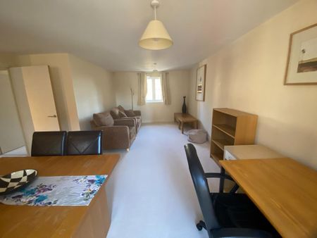 2 bedroom flat to rent - Photo 2
