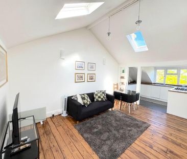 3 bedroom flat to rent - Photo 4