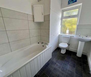 Heath End Road, Stockingford, CV10 - Photo 2