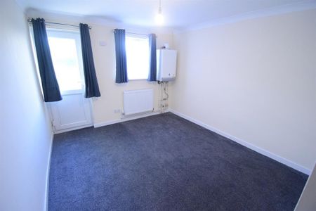 1 bedroom ground floor flat to rent - Photo 2