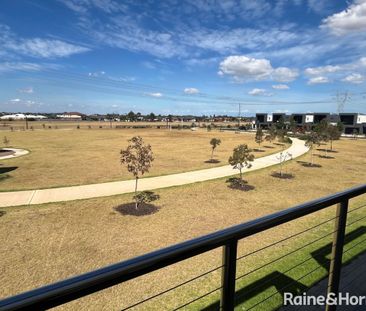 21 Sotterra Walk, Fraser Rise, VIC 3336 - Photo 1