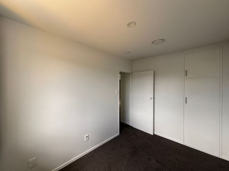 Recently renovated two bedroom home - Close to Town! - Photo 3