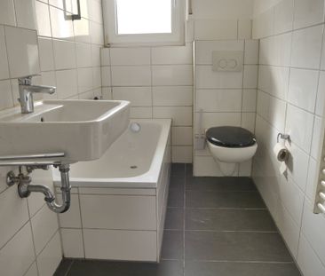 Schöne 3-Zimmer-Wohnung mit Tageslichtbad und Balkon in Hanau zu v... - Foto 3