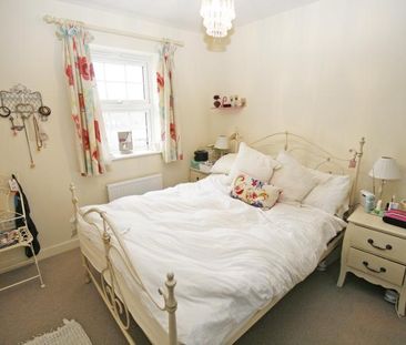 3 bedroom semi-detached house to rent - Photo 5