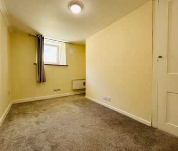 Belle Vue Road, SALTASH - Photo 3