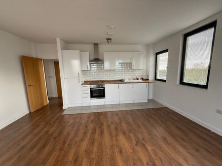 PETERBOROUGH - Photo 3