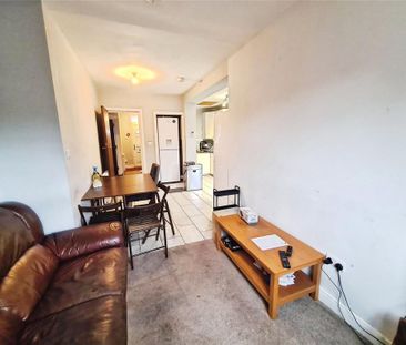 5 bedroom link detached house to rent - Photo 2