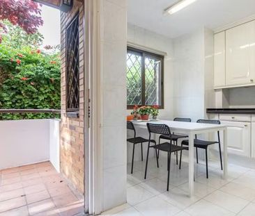 Calle del Abedul, Madrid, Community of Madrid 28036 - Photo 4