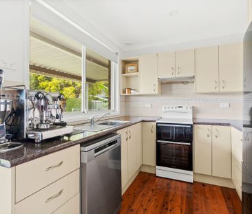 Beautifully Maintained Family Home - Photo 3