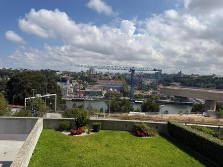 Apartamento T4 Mobilado , com vista desafogada para o rio Douro, ao Arrábida, V.N.Gaia - Photo 4