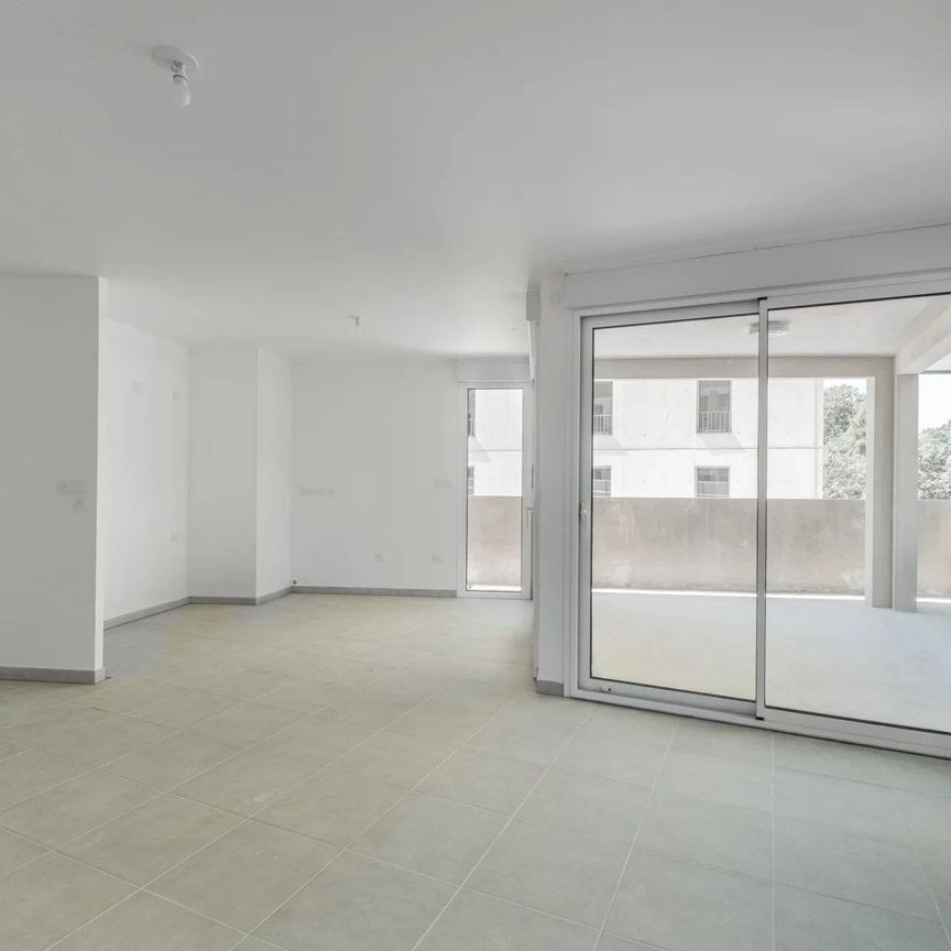 Rental Apartment Bordeaux Saint-Jean - Photo 1